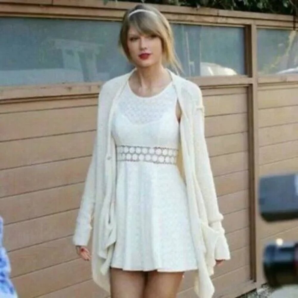 NWT FREE PEOPLE IVORY FLORAL DAISY LACE‎ SKATER DRESS SIZE 10- TAYLOR SWIFT